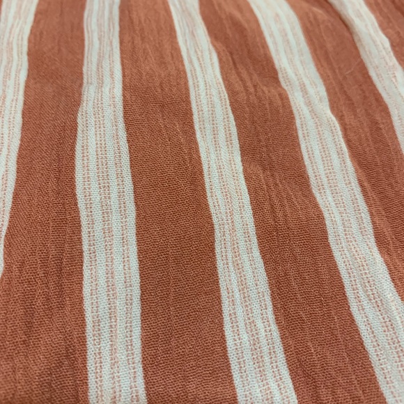 NWOT Pink and White Romper - Picture 5 of 5